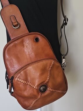 LRTO Unisex Leather Sling Bag in Cognac Brown